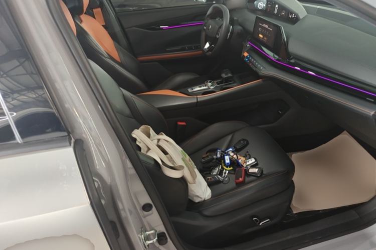 Used CHANGAN UNI-V 2022 1.5T Prestige Version Right Front Seat