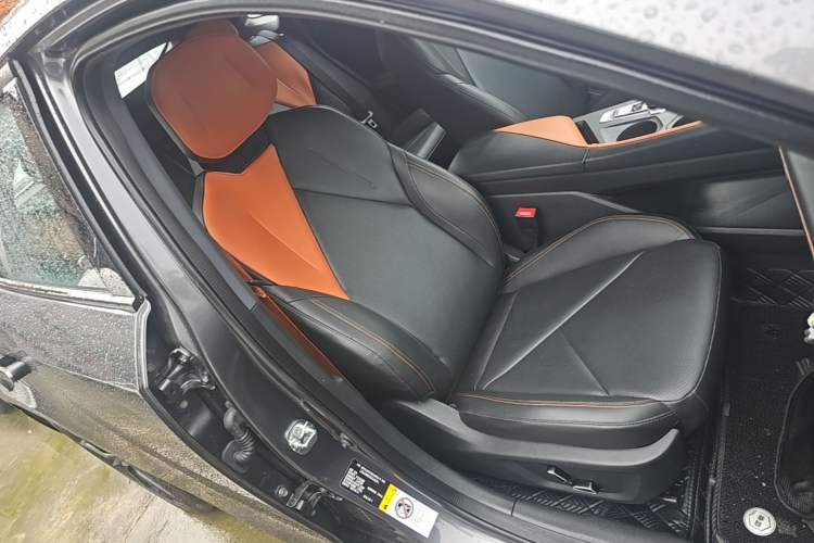 Used CHANGAN UNI-V 2022 1.5T Smart Navigation Version Right Front Seat