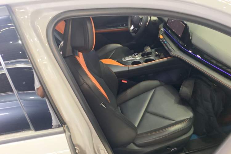 Used CHANGAN UNI-V 2022 1.5T Prestige Version Right Front Seat