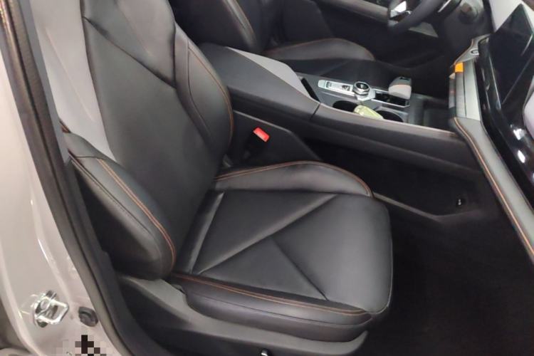 Used CHANGAN UNI-V 2022 1.5T Prestige Version Right Front Seat