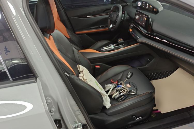 Used CHANGAN UNI-V 2022 1.5T Prestige Version Right Front Seat