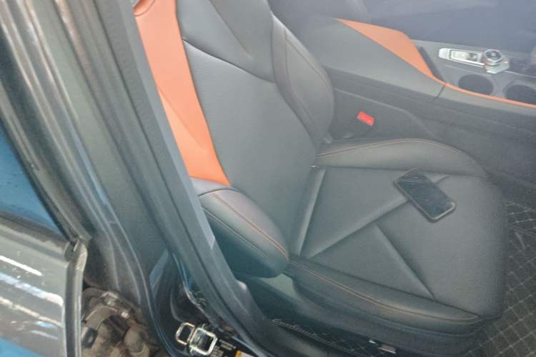 Used CHANGAN UNI-V 2022 1.5T Prestige Version Right Front Seat