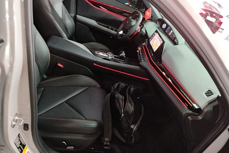 Used CHANGAN UNI-V 2022 1.5T Prestige Version Right Front Seat