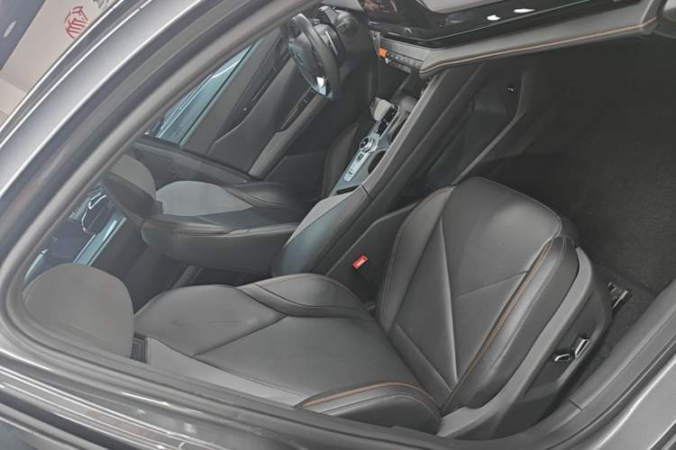 Used CHANGAN UNI-V 2022 1.5T Prestige Version Right Front Seat