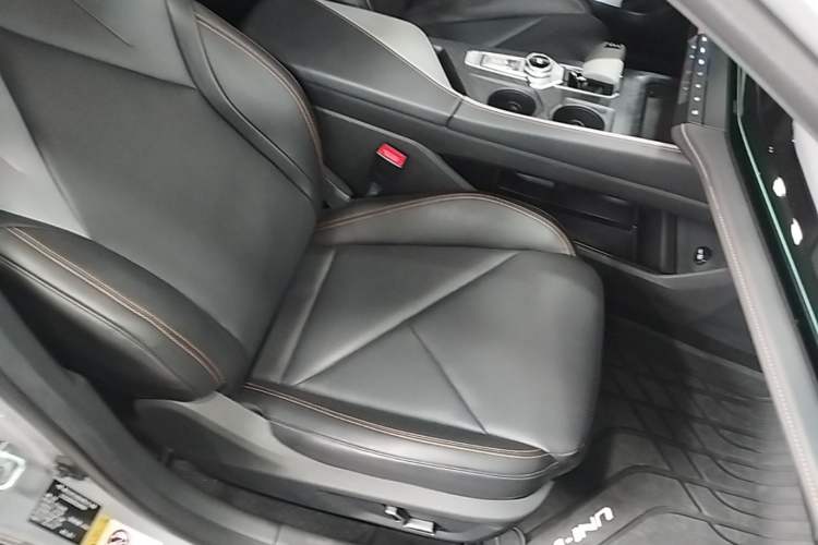 Used CHANGAN UNI-V 2022 1.5T Prestige Version Right Front Seat