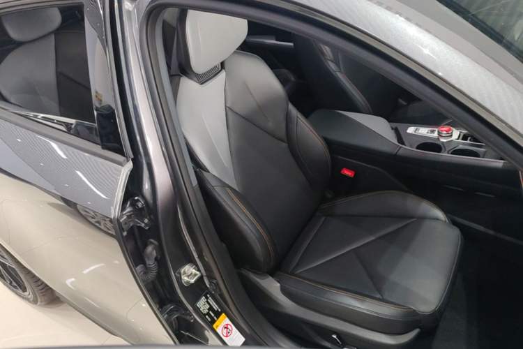Used CHANGAN UNI-V 2022 1.5T Prestige Version Right Front Seat