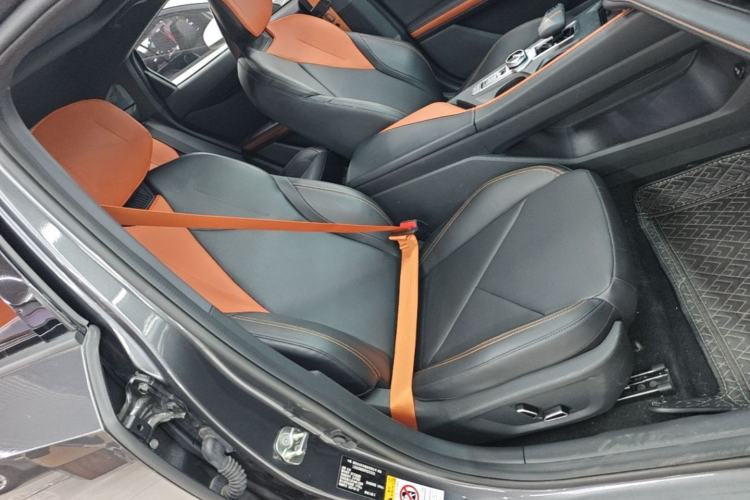 Used CHANGAN UNI-V 2022 1.5T Smart Navigation Version Right Front Seat
