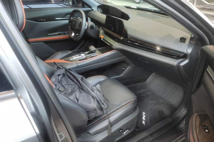 Used CHANGAN UNI-V 2022 1.5T Prestige Version Right Front Seat