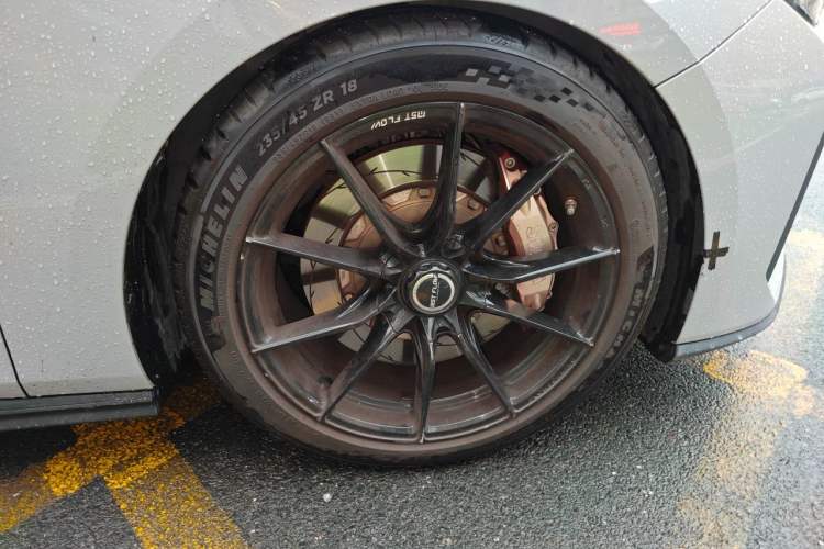 Used CHANGAN UNI-V 2022 1.5T Prestige Version Right Front Wheel Hub