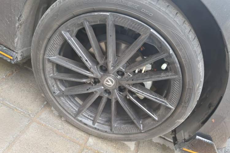 Used CHANGAN UNI-V 2022 1.5T Sport Edition Right Front Wheel Hub