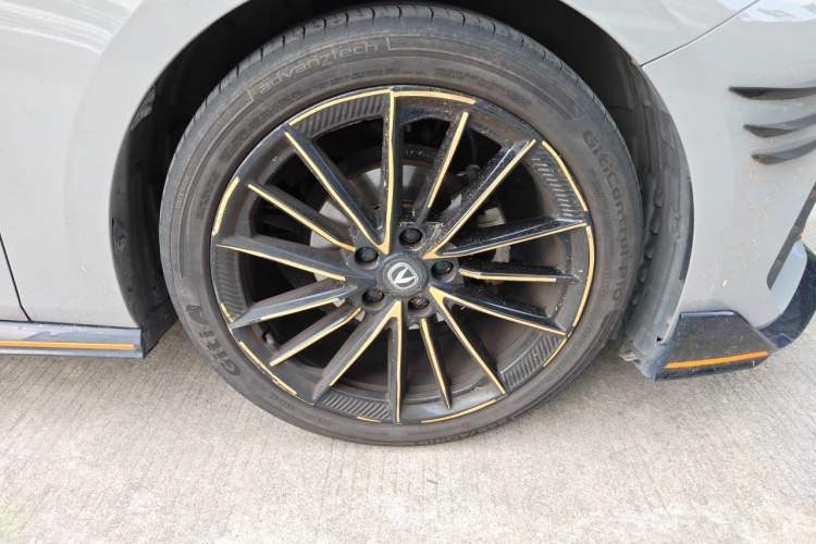 Used CHANGAN UNI-V 2022 1.5T Sport Edition Right Front Wheel Hub