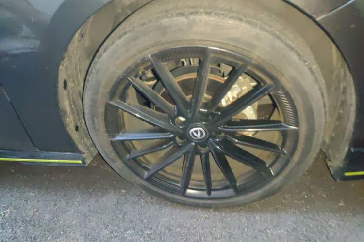 Used CHANGAN UNI-V 2022 1.5T Sport Edition Right Front Wheel Hub