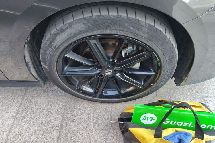Used CHANGAN UNI-V 2022 1.5T Prestige Version Right Front Wheel Hub