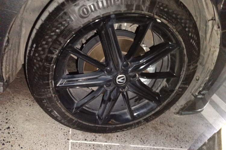 Used CHANGAN UNI-V 2022 1.5T Smart Navigation Version Right Front Wheel Hub