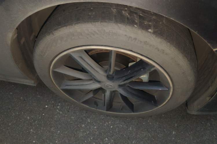 Used CHANGAN UNI-V 2022 1.5T Prestige Version Right Front Wheel Hub