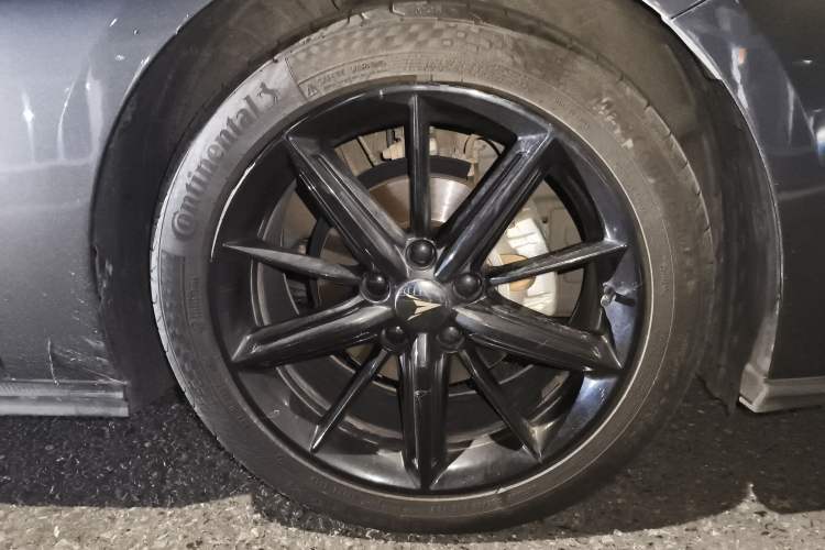 Used CHANGAN UNI-V 2022 1.5T Prestige Version Right Front Wheel Hub