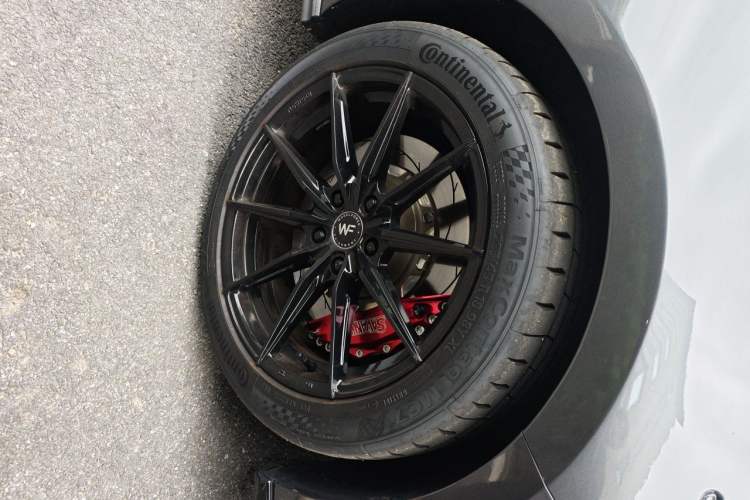 Used CHANGAN UNI-V 2022 1.5T Prestige Version Right Front Wheel Hub