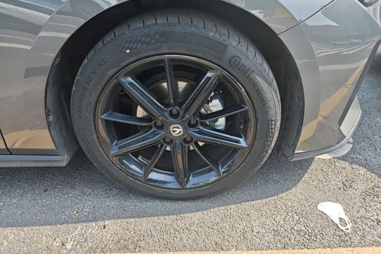Used CHANGAN UNI-V 2022 1.5T Prestige Version Right Front Wheel Hub