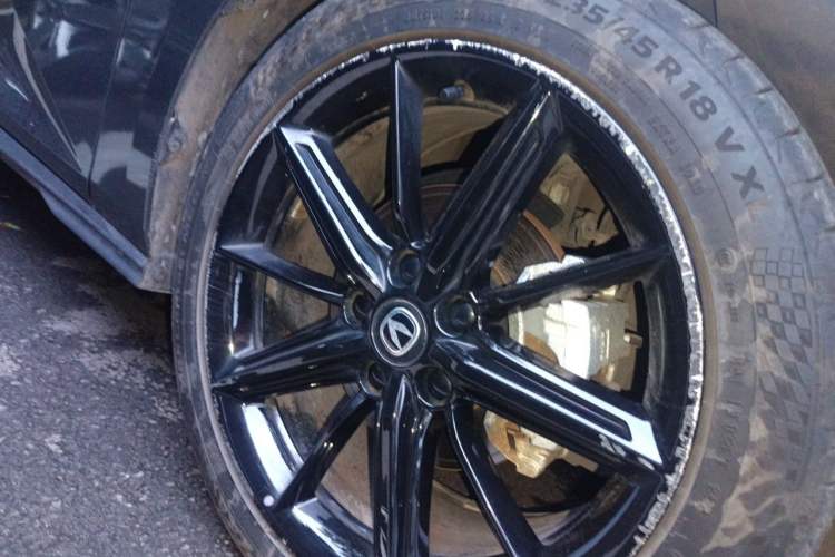 Used CHANGAN UNI-V 2022 1.5T Prestige Version Right Front Wheel Hub
