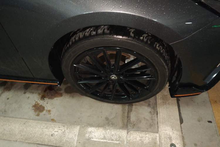 Used CHANGAN UNI-V 2022 1.5T Sport Edition Right Front Wheel Hub