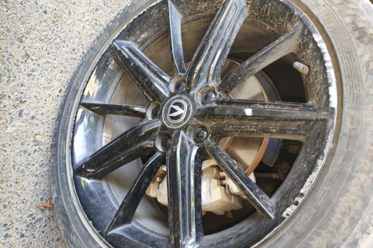 Used CHANGAN UNI-V 2022 1.5T Prestige Version Right Front Wheel Hub
