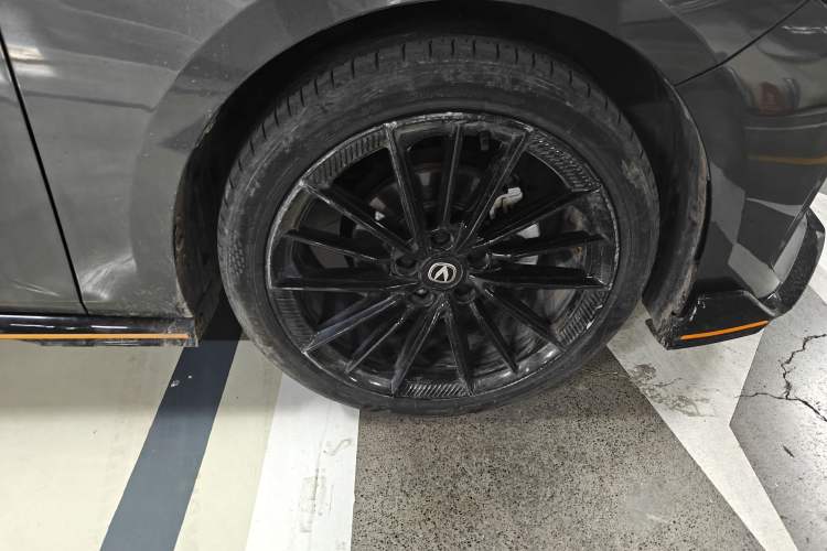 Used CHANGAN UNI-V 2022 1.5T Sport Edition Right Front Wheel Hub
