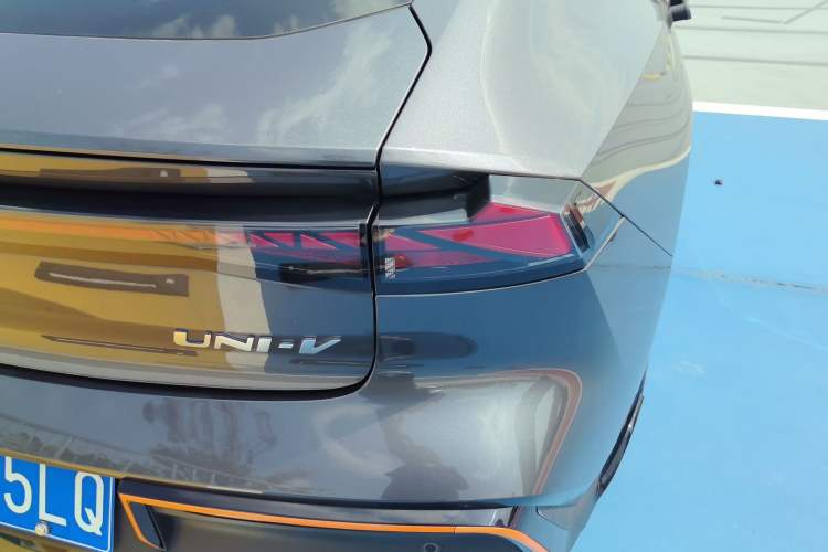 Used CHANGAN UNI-V 2022 1.5T Sport Edition Right Rear Taillight