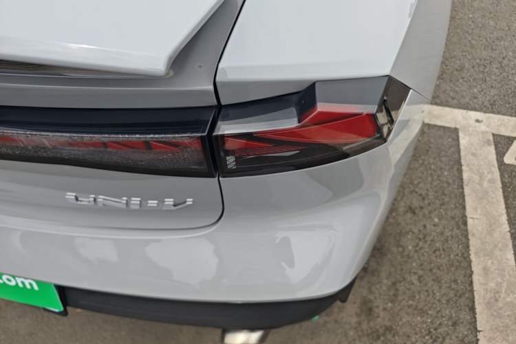 Used CHANGAN UNI-V 2022 1.5T Prestige Version Right Rear Taillight