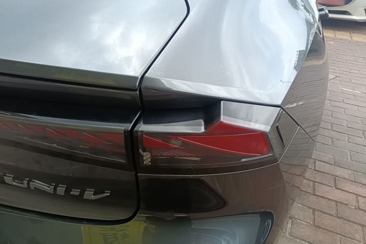 Used CHANGAN UNI-V 2022 1.5T Prestige Version Right Rear Taillight