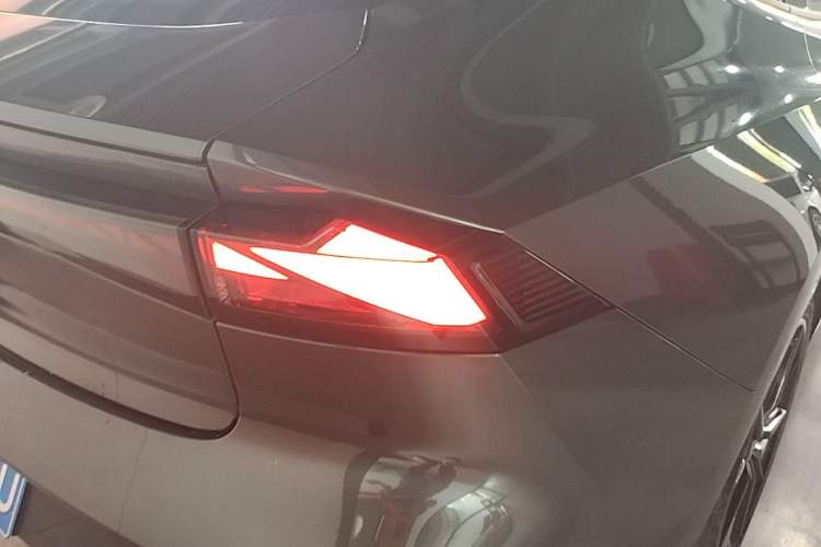 Used CHANGAN UNI-V 2022 1.5T Prestige Version Right Rear Taillight