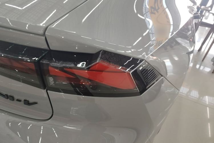 Used CHANGAN UNI-V 2022 1.5T Prestige Version Right Rear Taillight