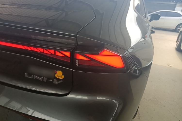 Used CHANGAN UNI-V 2022 1.5T Prestige Version Right Rear Taillight