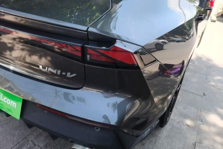 Used CHANGAN UNI-V 2022 1.5T Prestige Version Right Rear Taillight