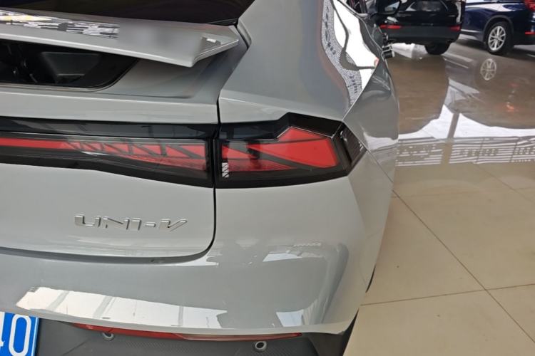 Used CHANGAN UNI-V 2022 1.5T Prestige Version Right Rear Taillight