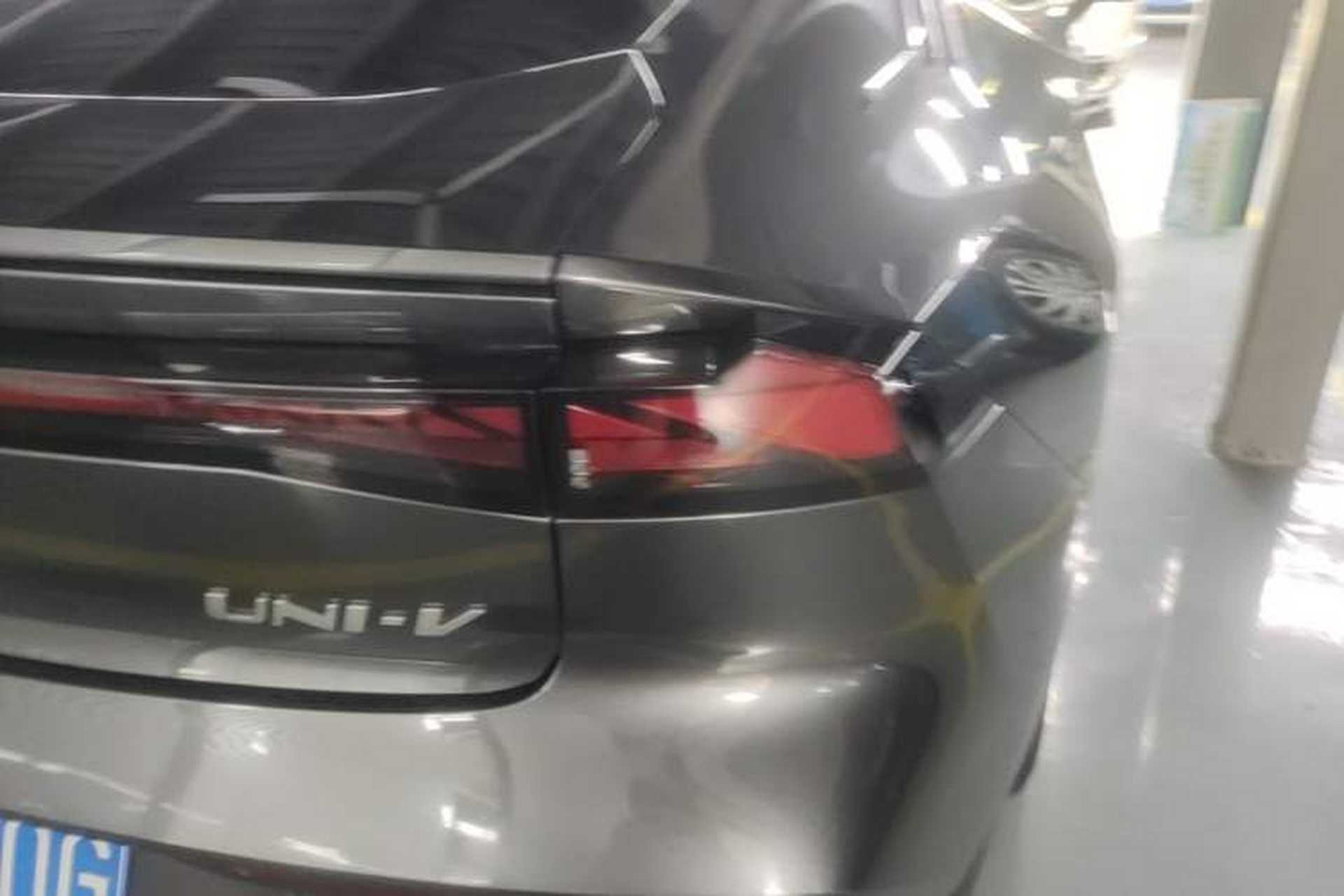 Used CHANGAN UNI-V 2022 1.5T Prestige Version Right Rear Taillight