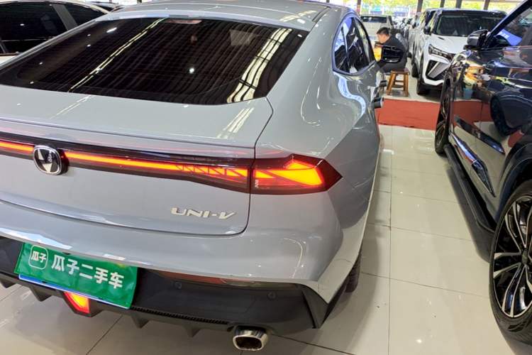 Used CHANGAN UNI-V 2022 1.5T Prestige Version Right Rear Taillight