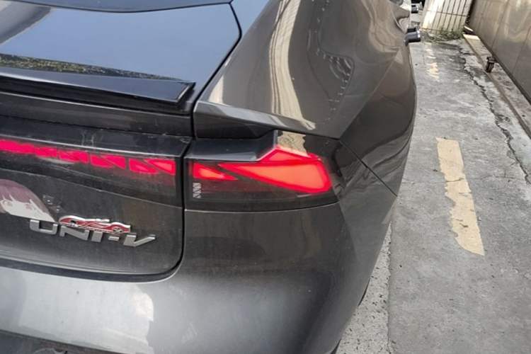 Used CHANGAN UNI-V 2022 1.5T Prestige Version Right Rear Taillight