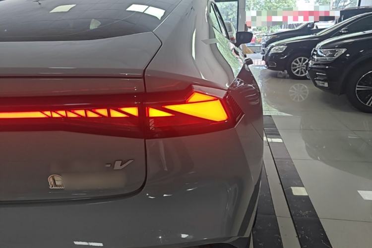 Used CHANGAN UNI-V 2022 1.5T Prestige Version Right Rear Taillight