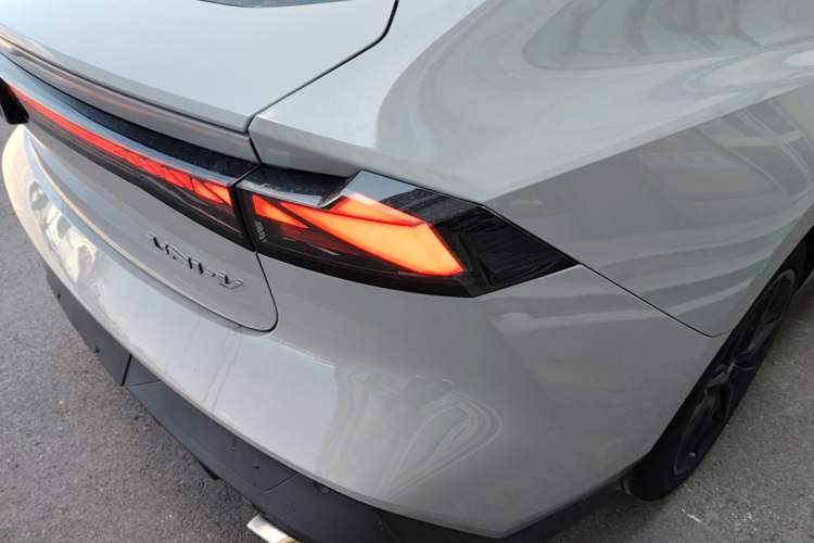 Used CHANGAN UNI-V 2022 1.5T Prestige Version Right Rear Taillight