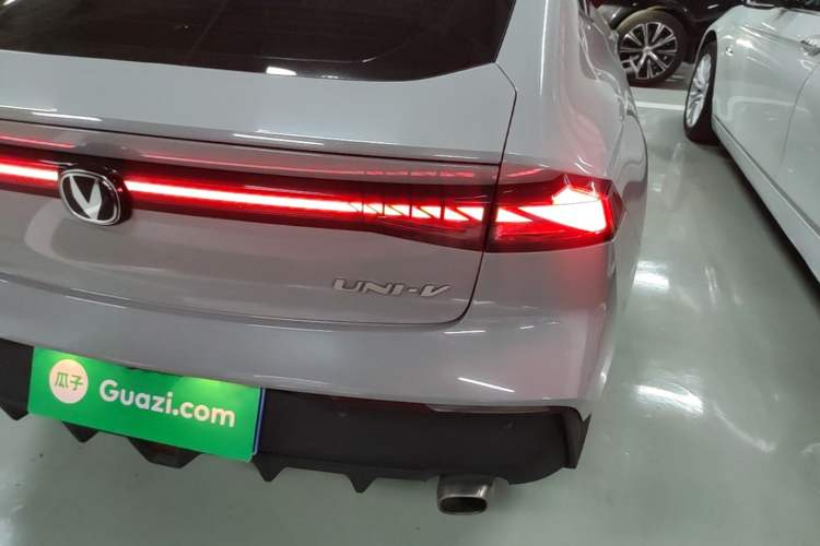 Used CHANGAN UNI-V 2022 1.5T Smart Navigation Version Right Rear Taillight