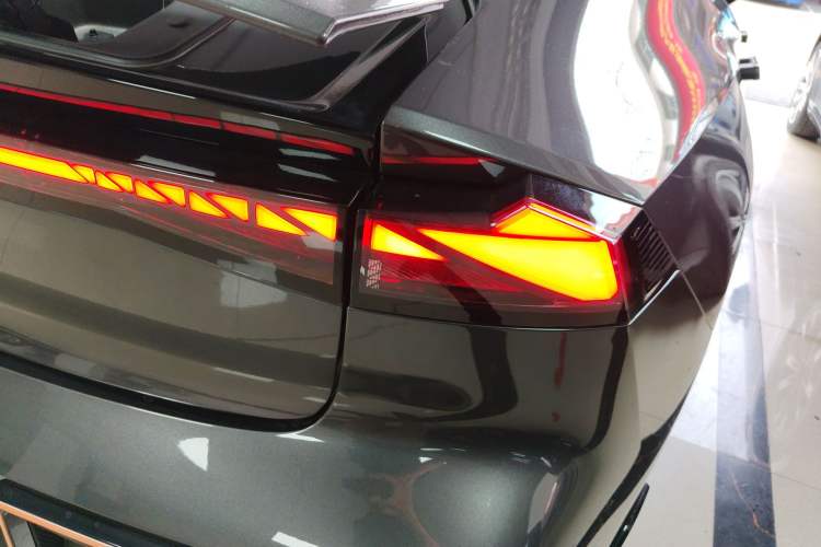 Used CHANGAN UNI-V 2022 1.5T Sport Edition Right Rear Taillight