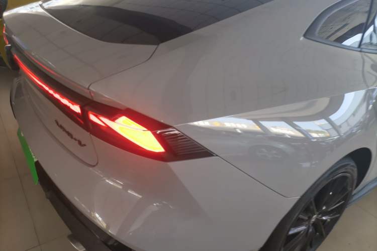 Used CHANGAN UNI-V 2022 2.0T Leading-Speed Edition Right Rear Taillight