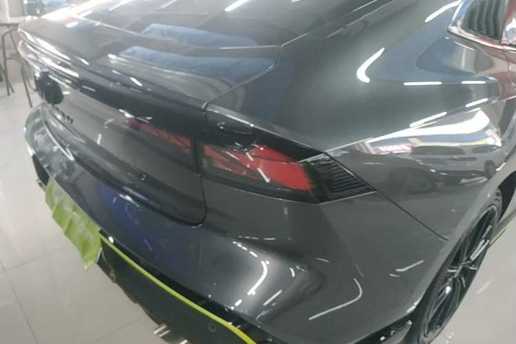 Used CHANGAN UNI-V 2022 1.5T Sport Edition Right Rear Taillight