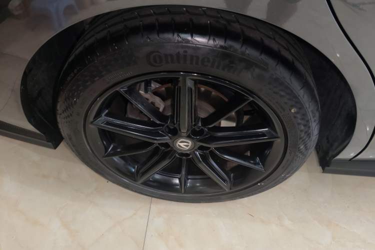 Used CHANGAN UNI-V 2022 1.5T Prestige Version Right Rear Wheel Hub