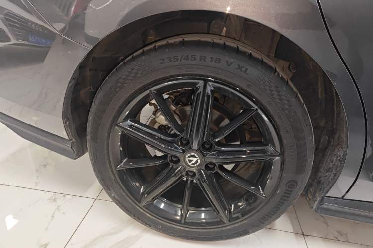 Used CHANGAN UNI-V 2022 1.5T Prestige Version Right Rear Wheel Hub