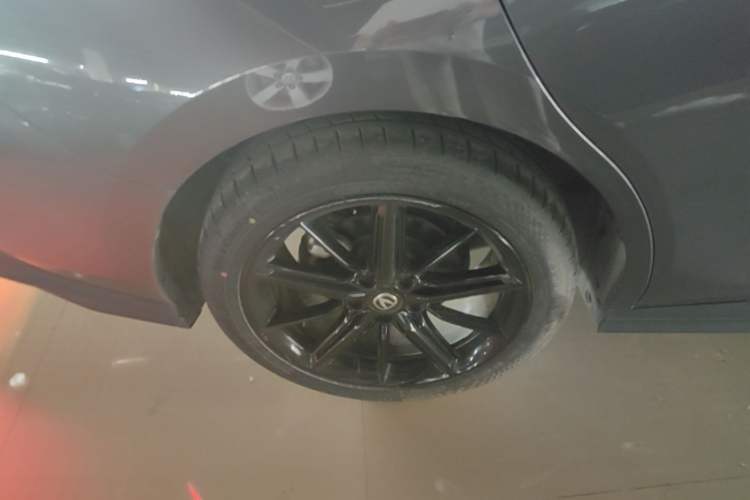 Used CHANGAN UNI-V 2022 1.5T Prestige Version Right Rear Wheel Hub