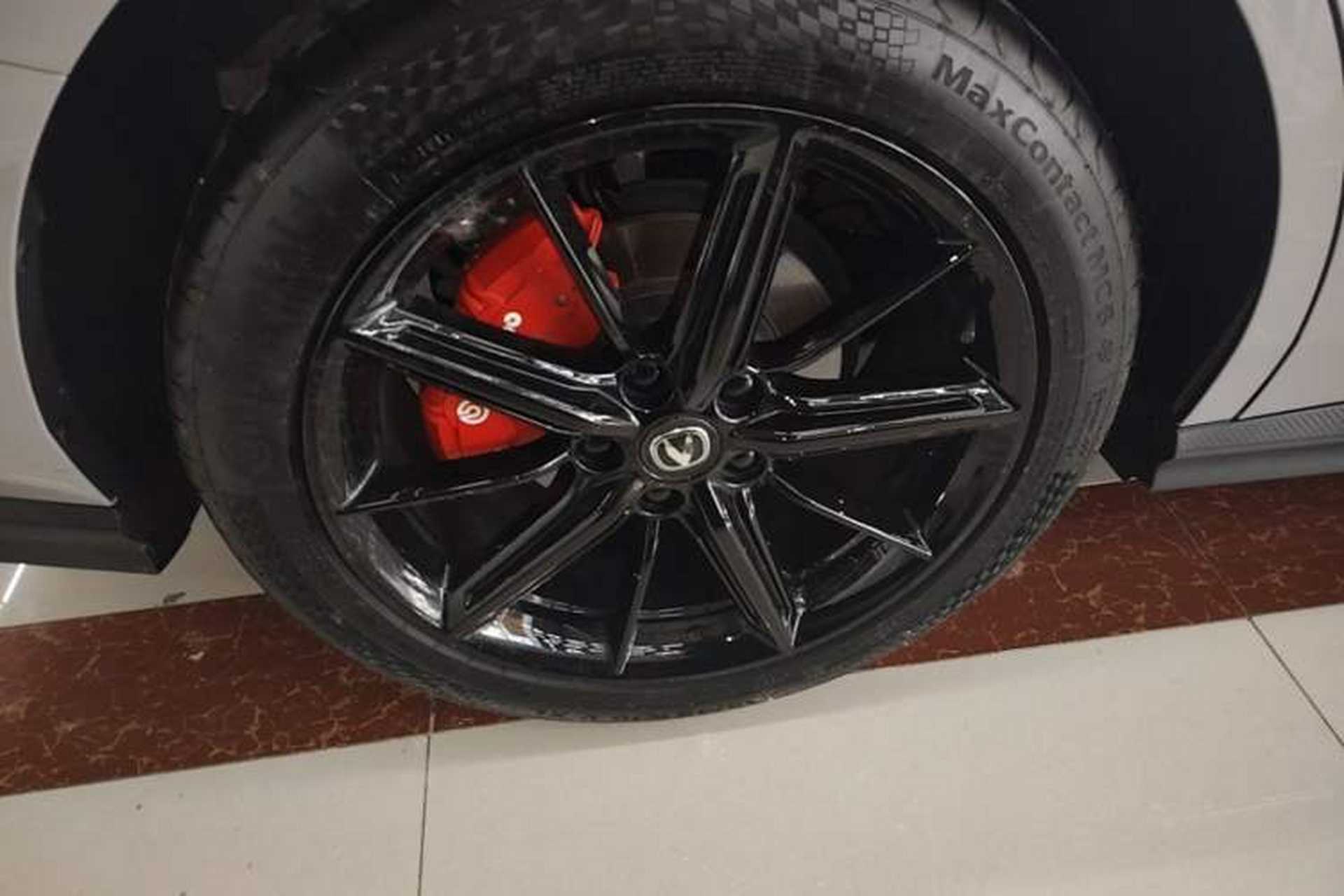 Used CHANGAN UNI-V 2022 1.5T Prestige Version Right Rear Wheel Hub