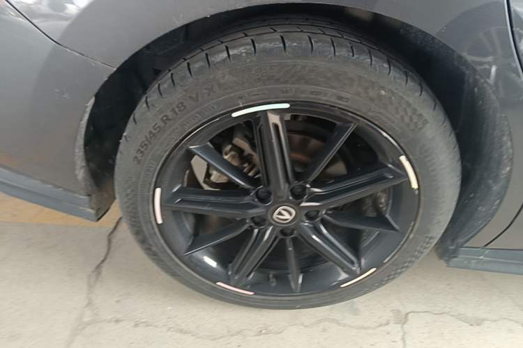 Used CHANGAN UNI-V 2022 1.5T Prestige Version Right Rear Wheel Hub
