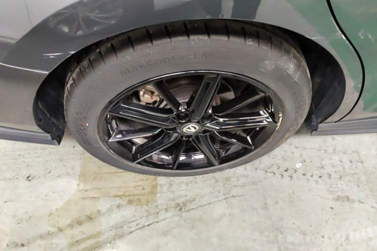 Used CHANGAN UNI-V 2022 1.5T Prestige Version Right Rear Wheel Hub