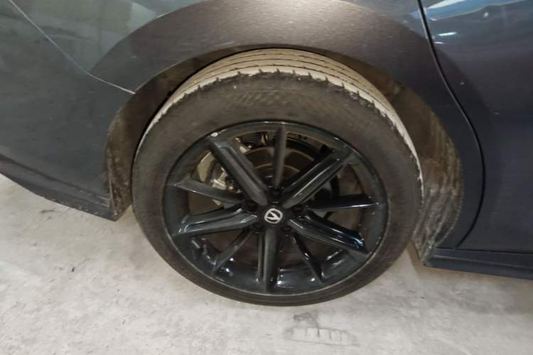 Used CHANGAN UNI-V 2022 1.5T Prestige Version Right Rear Wheel Hub